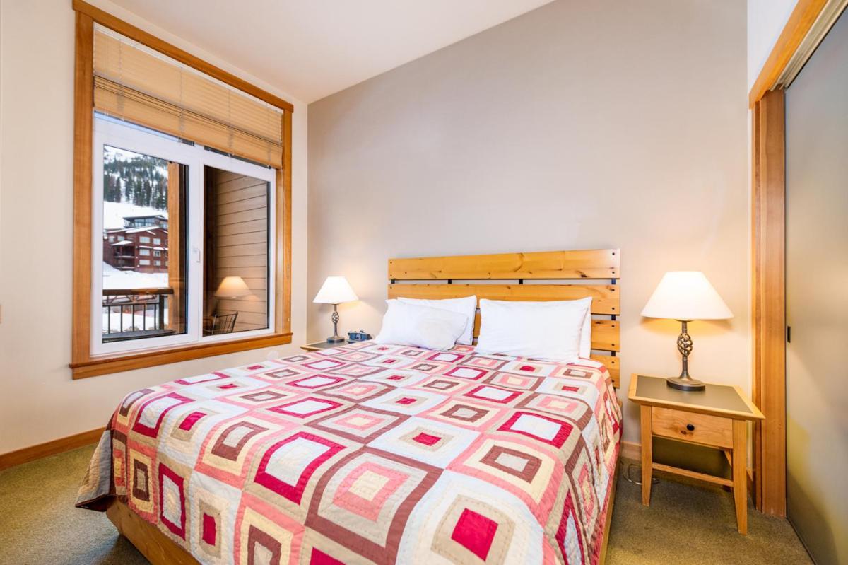 Schweitzer Mountain Resort White Pine Lodge Sandpoint Exterior photo