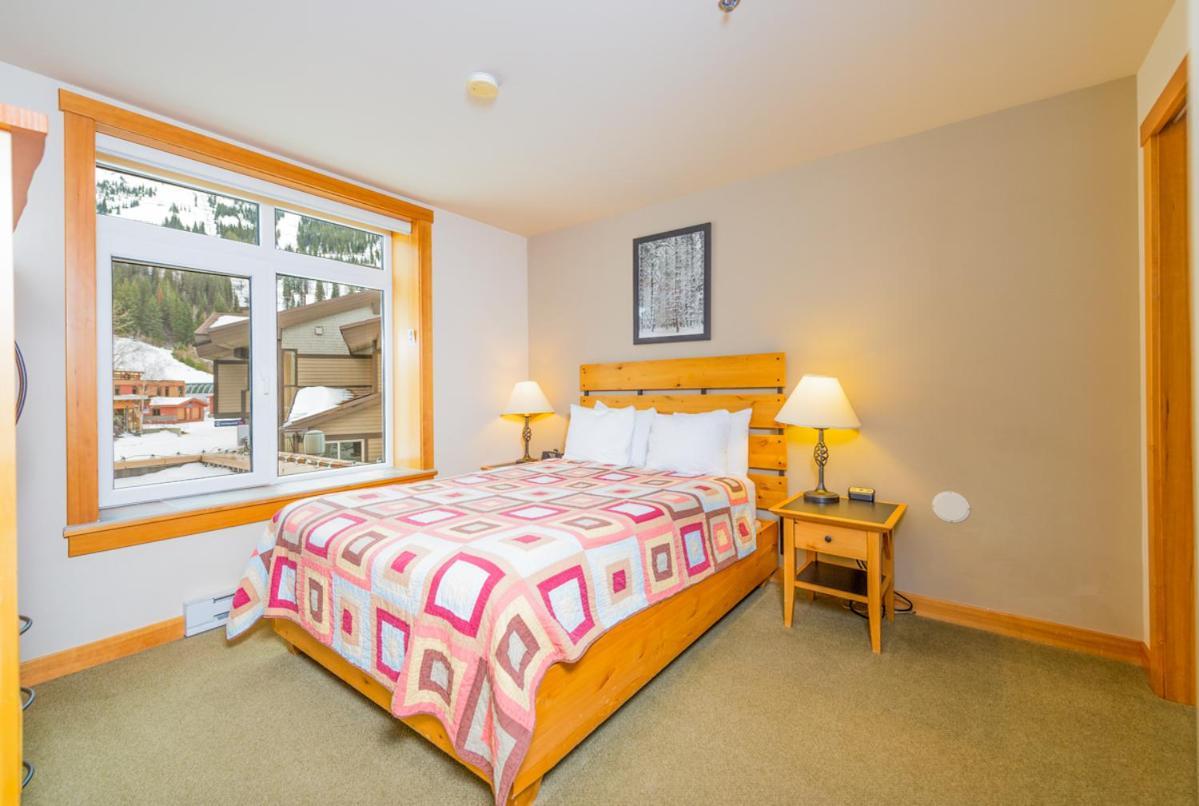 Schweitzer Mountain Resort White Pine Lodge Sandpoint Exterior photo