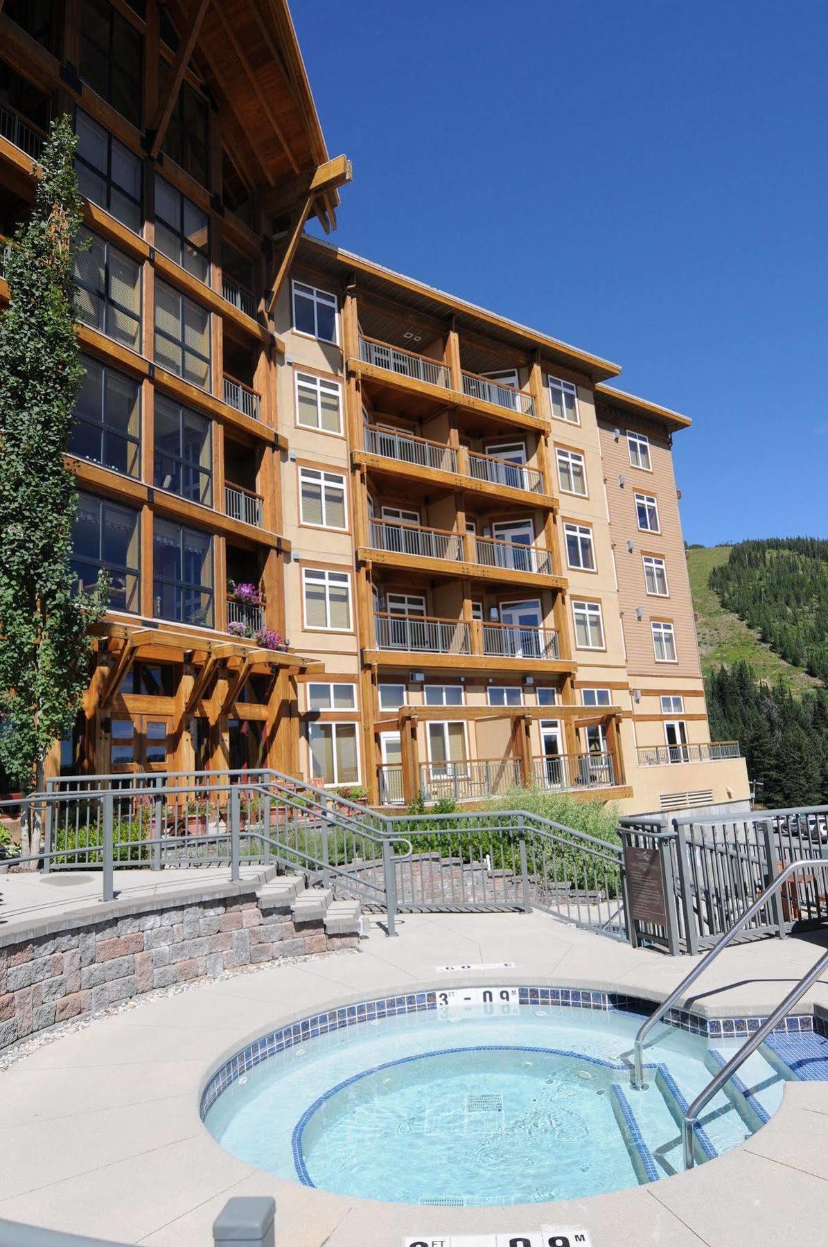 Schweitzer Mountain Resort White Pine Lodge Sandpoint Exterior photo